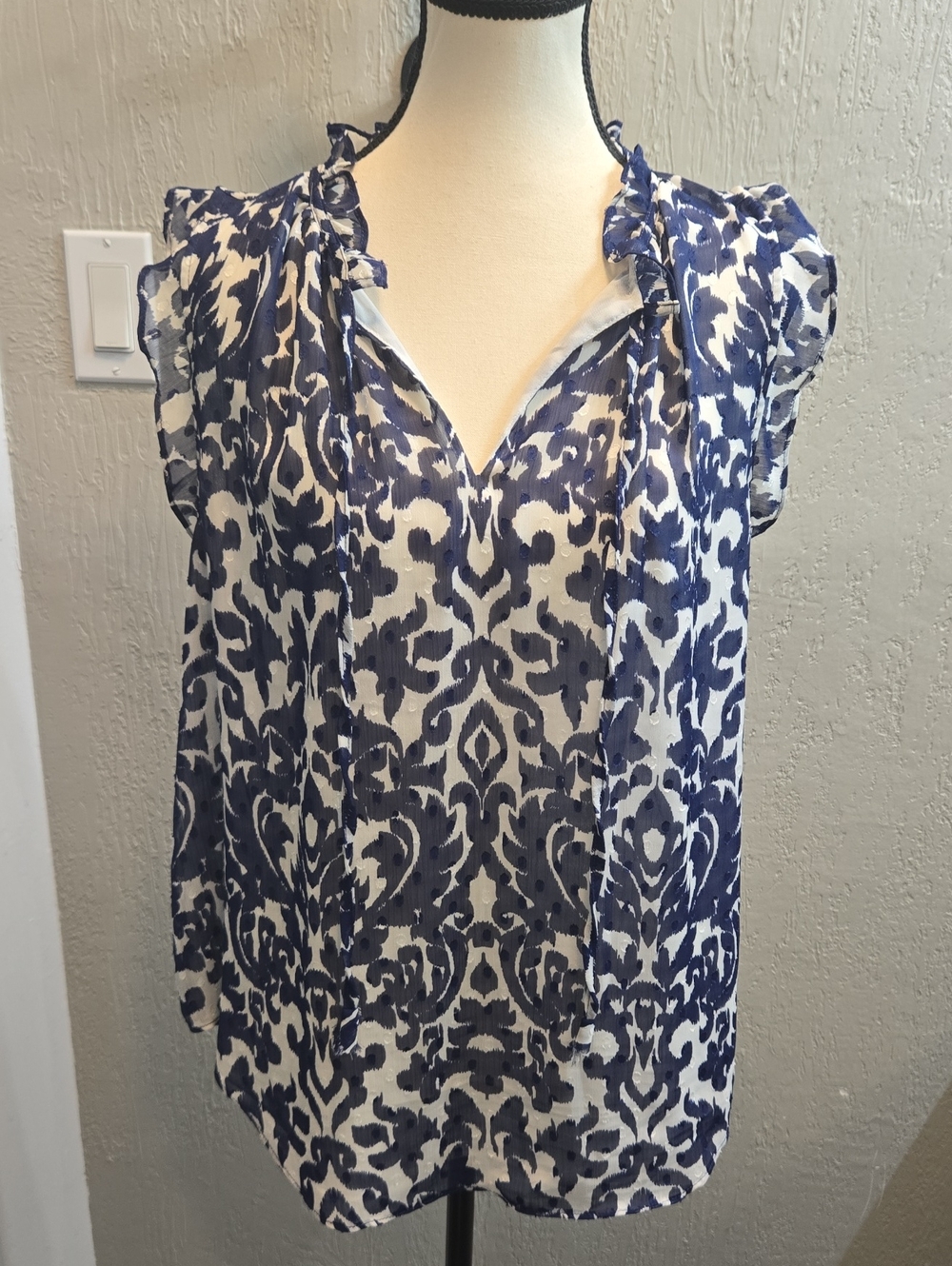 RACHEL Rachel Roy Navy and White Damask Print Sleeveless Blouse